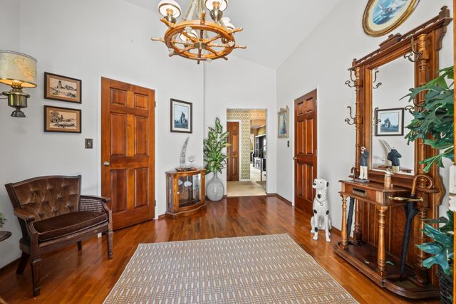 773 Lakeview Way, Redwood City, CA 94062