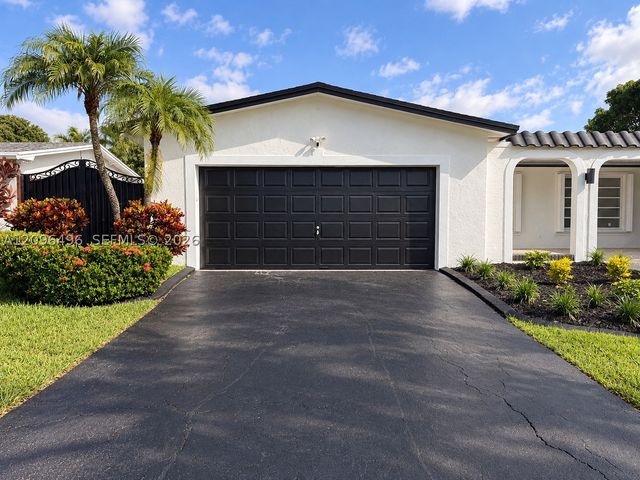 11701 NW 14th St, Pembroke Pines, FL 33026