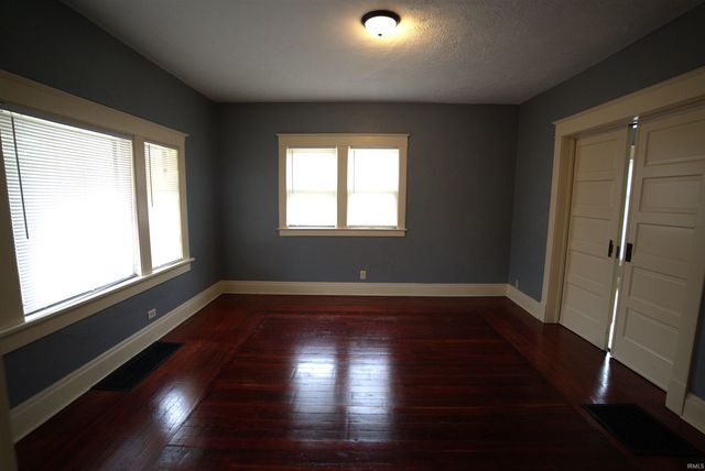 1004 W LaSalle Court, South Bend, IN 46616
