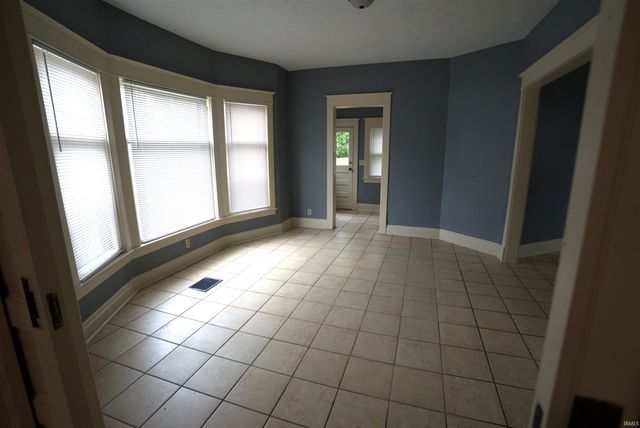 1004 W LaSalle Court, South Bend, IN 46616