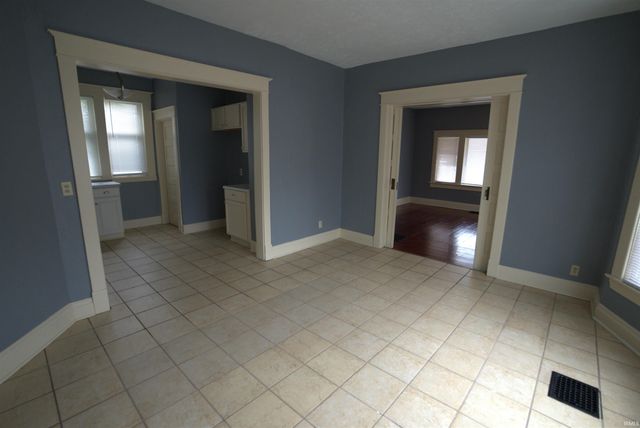1004 W LaSalle Court, South Bend, IN 46616