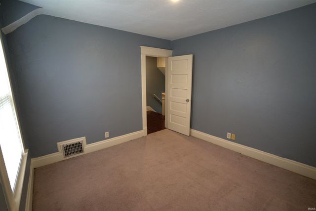 1004 W LaSalle Court, South Bend, IN 46616