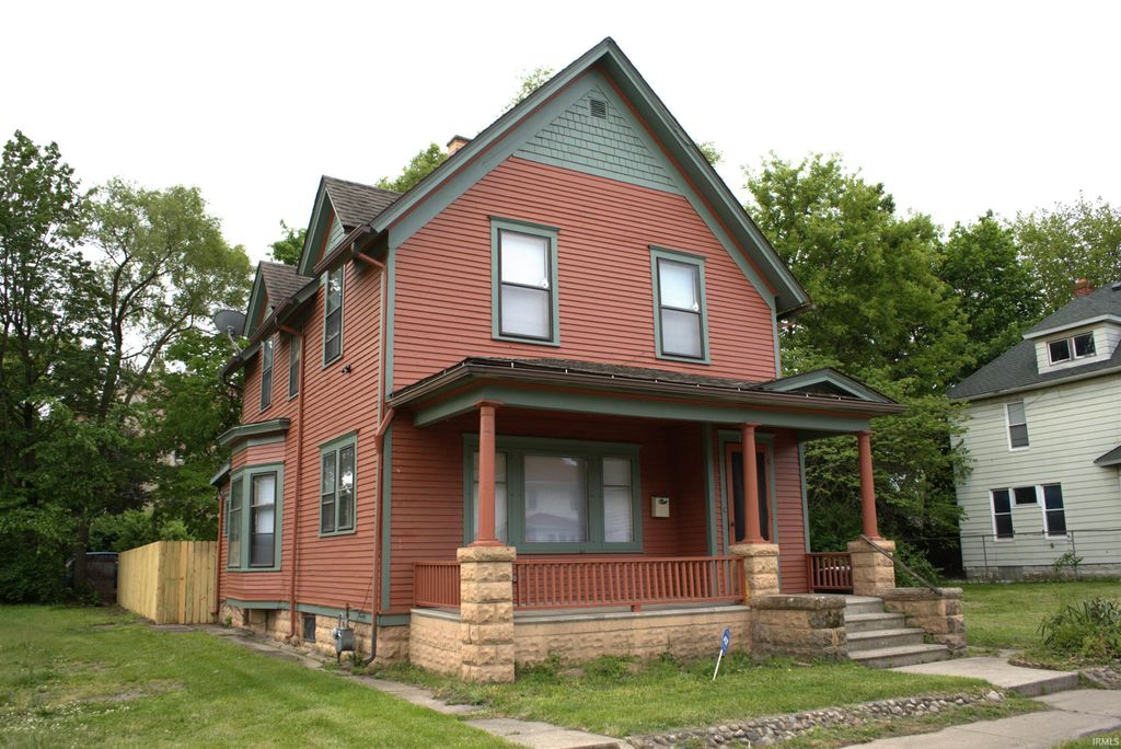 1004 W LaSalle Court, South Bend, IN 46616