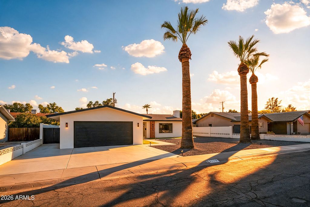 Undisclosed Address, Scottsdale, AZ 85250 — photo 2
