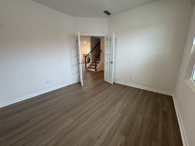 215 Land Breeze Dr, La Vergne, TN 37086