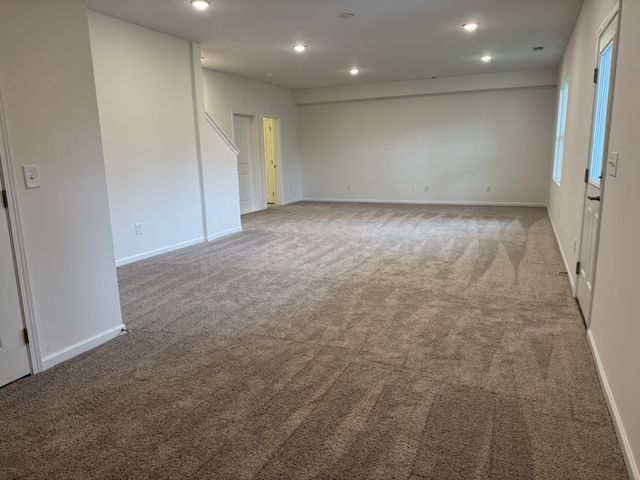 215 Land Breeze Dr, La Vergne, TN 37086