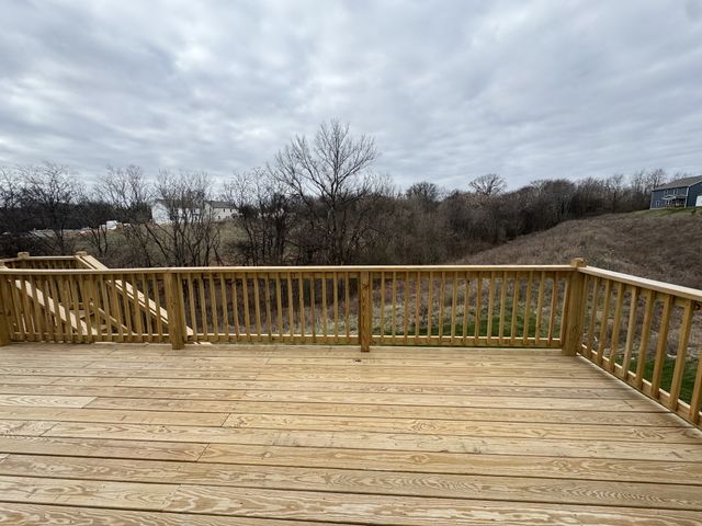 215 Land Breeze Dr, La Vergne, TN 37086