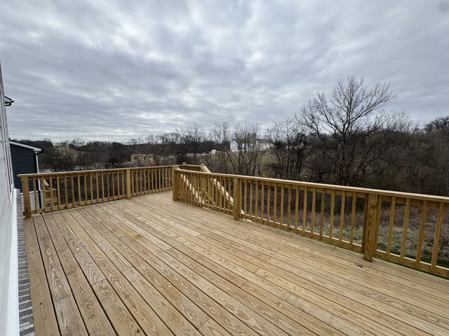 215 Land Breeze Dr, La Vergne, TN 37086