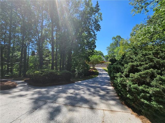 7635 Blandford Place, Atlanta, GA 30350