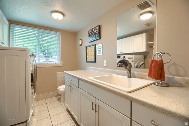 8292 S PINEY CT, West Jordan, UT 84088