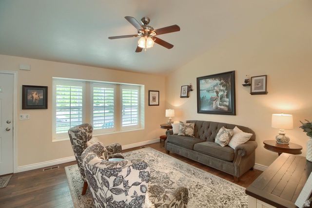 8292 S PINEY CT, West Jordan, UT 84088