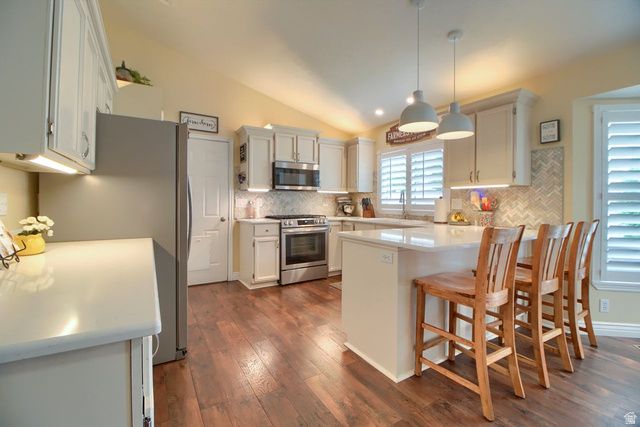 8292 S PINEY CT, West Jordan, UT 84088