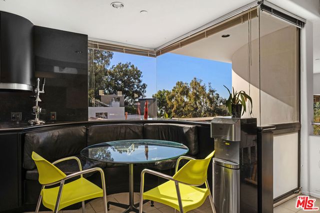 477 Upper Mesa Road, Santa Monica, CA 90402