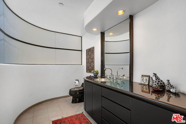 477 Upper Mesa Road, Santa Monica, CA 90402