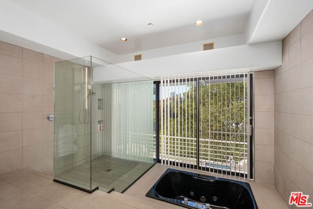 477 Upper Mesa Road, Santa Monica, CA 90402