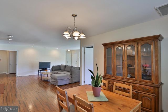 26 EDGEMOOR RD, Cheltenham, PA 19012
