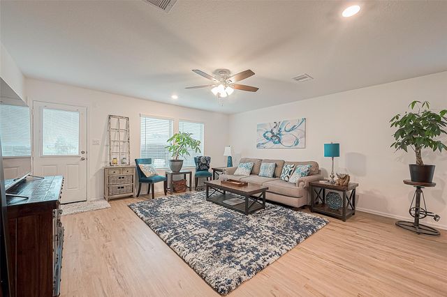 724 Cedar Gate Lane, La Marque, TX 77568