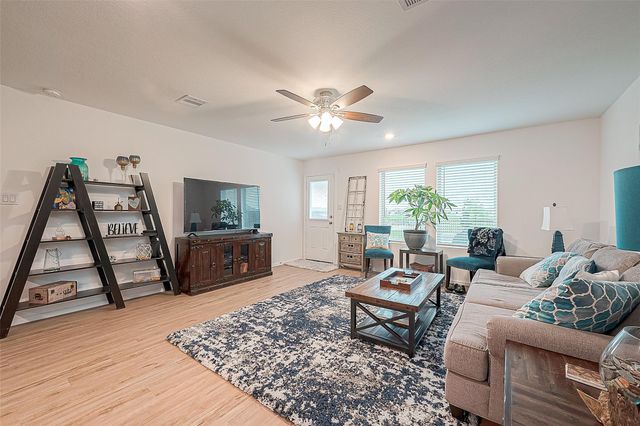 724 Cedar Gate Lane, La Marque, TX 77568