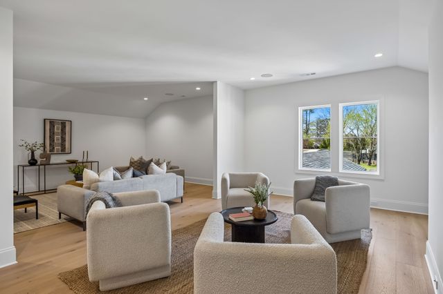 4153 Outer Dr, Nashville, TN 37204