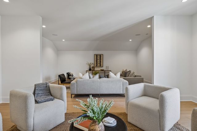 4153 Outer Dr, Nashville, TN 37204