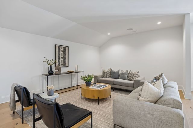 4153 Outer Dr, Nashville, TN 37204