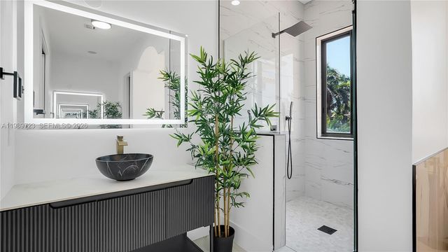 7965 SW 195th St, Cutler Bay, FL 33157