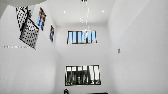 7965 SW 195th St, Cutler Bay, FL 33157