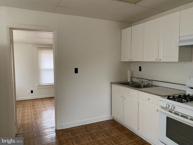 4002 POST ST, Triangle, VA 22172