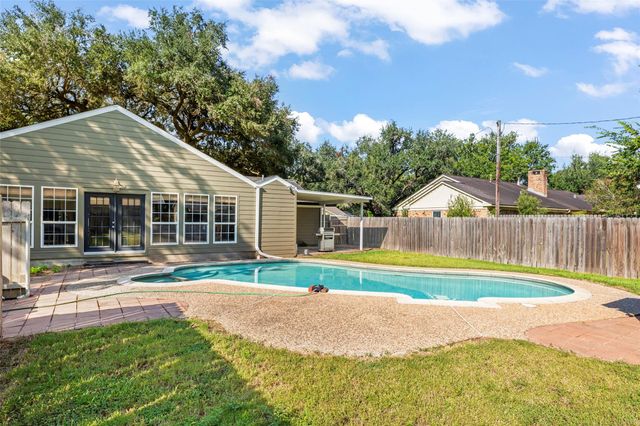 815 Merry Lane, Wharton, TX 77488