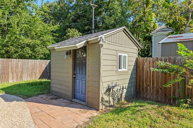 815 Merry Lane, Wharton, TX 77488