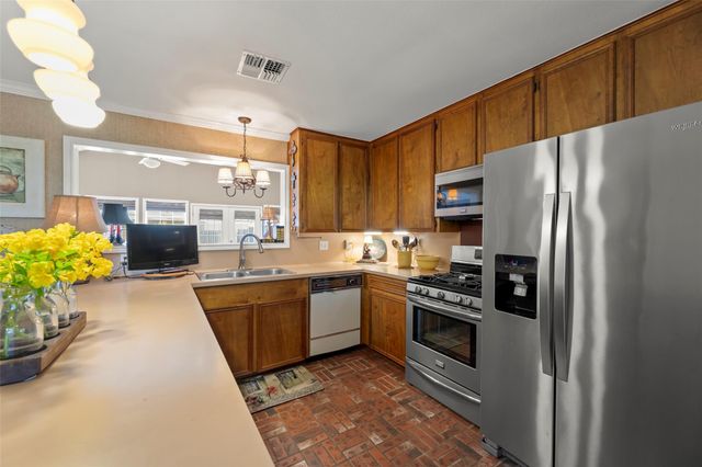 815 Merry Lane, Wharton, TX 77488