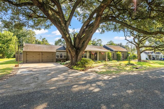 815 Merry Lane, Wharton, TX 77488