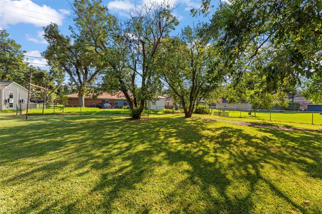 815 Merry Lane, Wharton, TX 77488