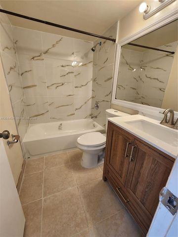 2148 White Pine Cir A, Green Acres, FL 33415