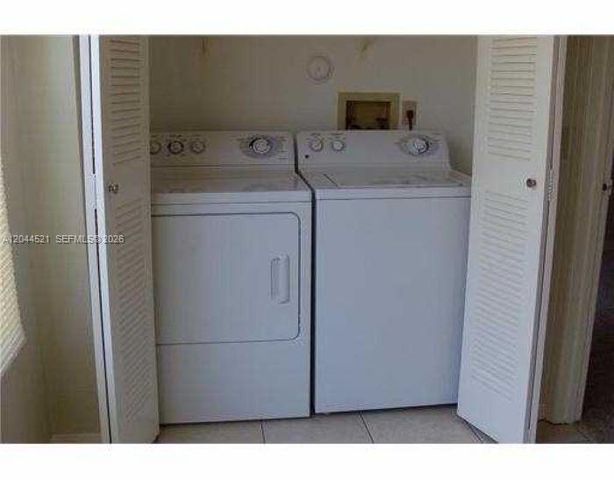 2148 White Pine Cir A, Green Acres, FL 33415