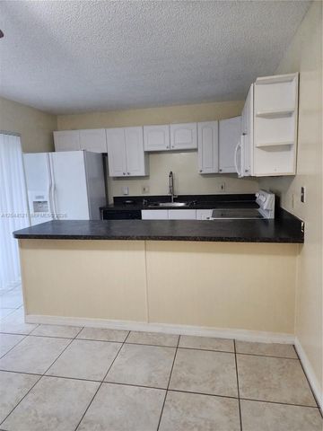 2148 White Pine Cir A, Green Acres, FL 33415