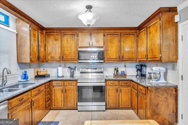 1239 Graves Springs Road, Leesburg, GA 31763