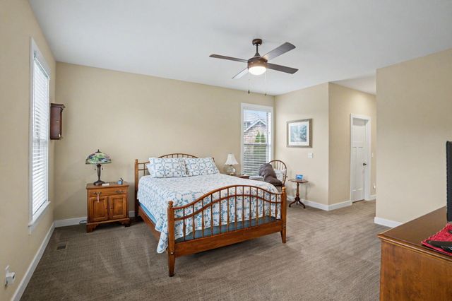 2703 BRISTOL LAKE DR, Columbia, MO 65201