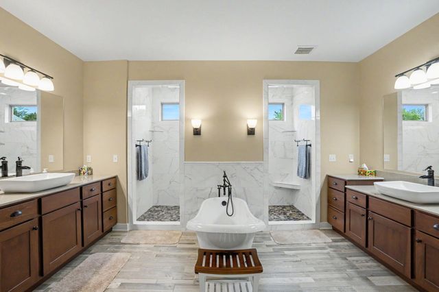 2703 BRISTOL LAKE DR, Columbia, MO 65201