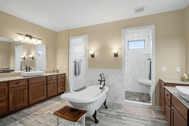 2703 BRISTOL LAKE DR, Columbia, MO 65201