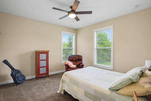 2703 BRISTOL LAKE DR, Columbia, MO 65201