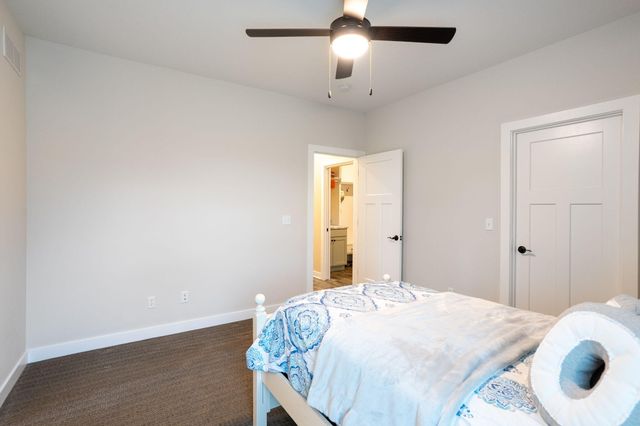 2703 BRISTOL LAKE DR, Columbia, MO 65201