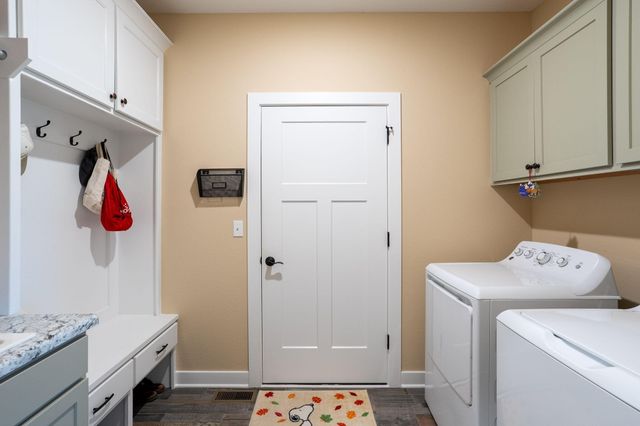 2703 BRISTOL LAKE DR, Columbia, MO 65201