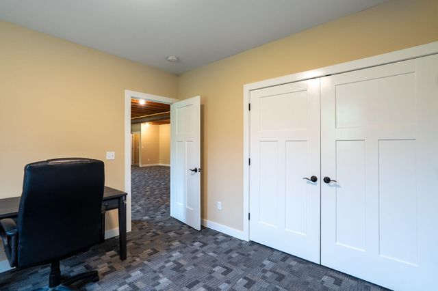 2703 BRISTOL LAKE DR, Columbia, MO 65201