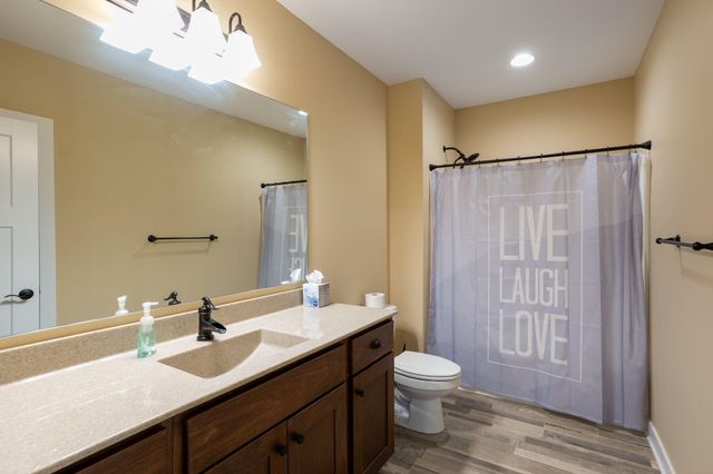 2703 BRISTOL LAKE DR, Columbia, MO 65201