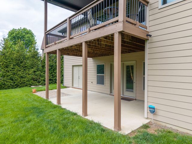 2703 BRISTOL LAKE DR, Columbia, MO 65201