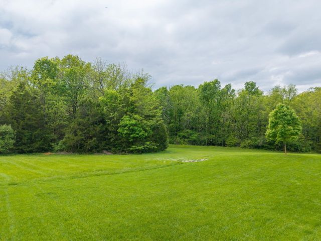 2703 BRISTOL LAKE DR, Columbia, MO 65201