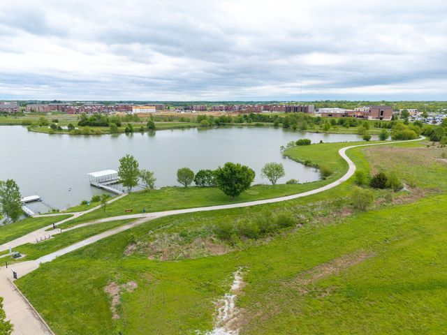 2703 BRISTOL LAKE DR, Columbia, MO 65201
