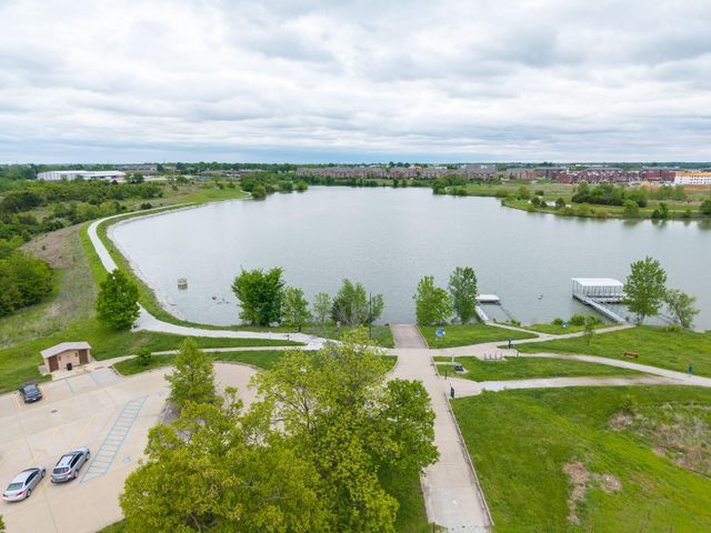 2703 BRISTOL LAKE DR, Columbia, MO 65201