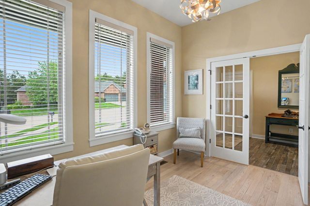 2703 BRISTOL LAKE DR, Columbia, MO 65201